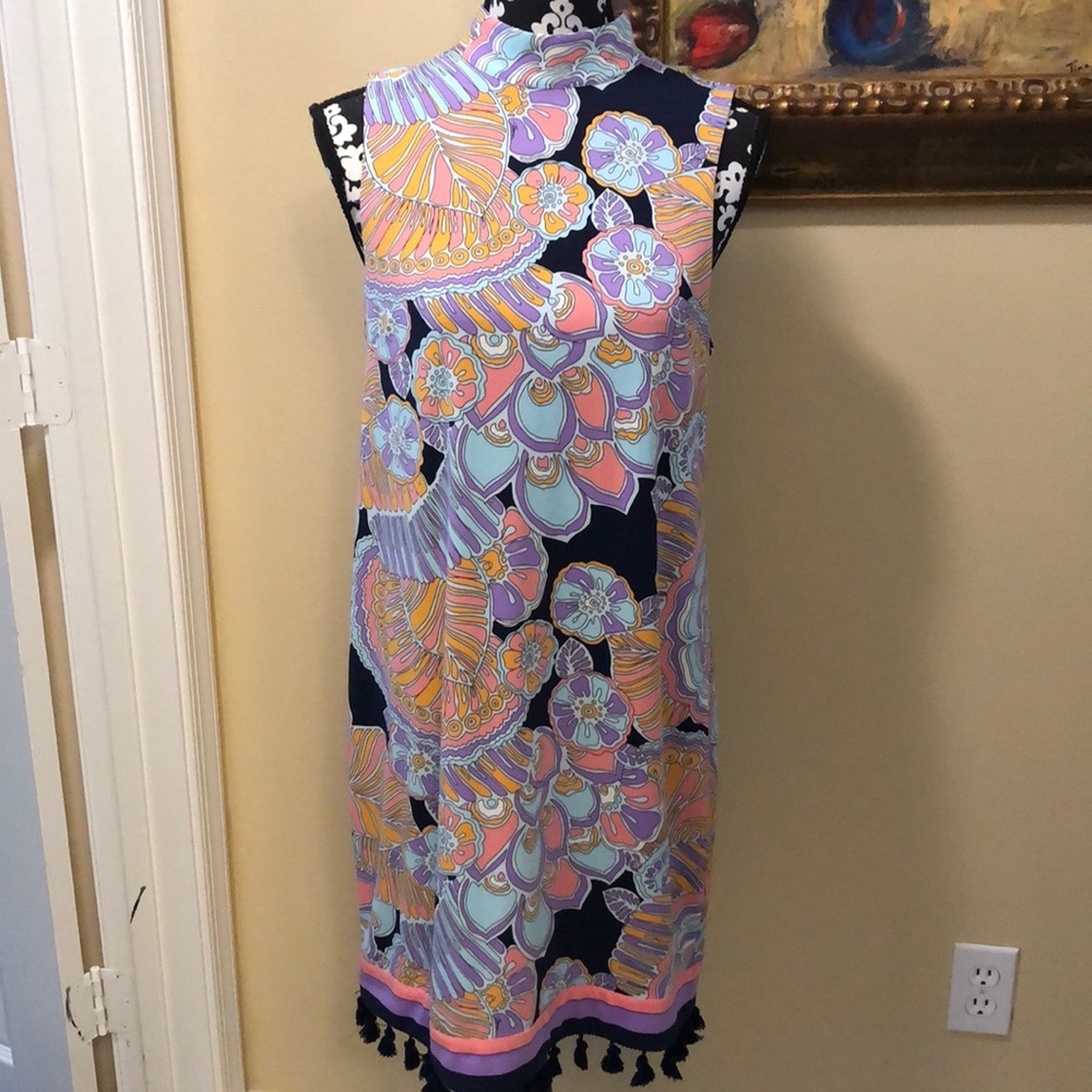 🆕💜Trina Turk Mod print Tassel hemmed Midi High-neck, sleeveless sheath dress